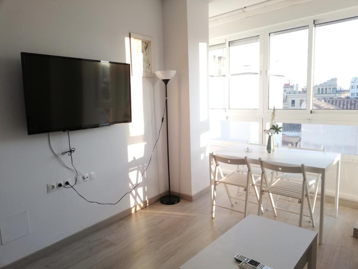 Apartamento Con Encanto 'Larios Street Ii' Apartment Malaga Bagian luar foto